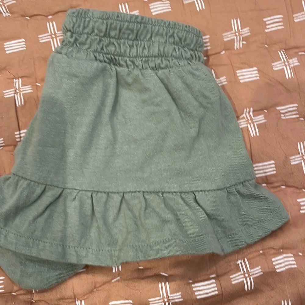 Carter’s skirt with built in diaper cover - Picture 4 of 4